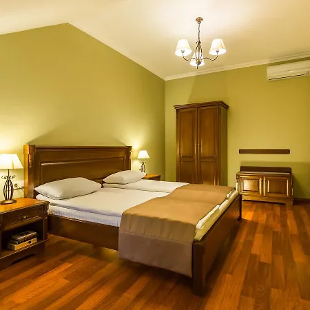 By Derenivska Kupil Aparthotel Nyzhne Solotvyno