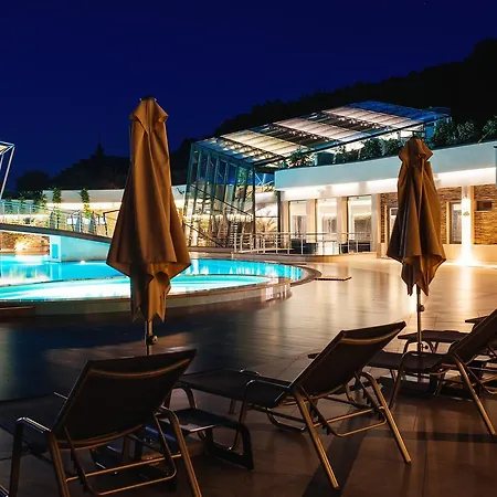 By Derenivska Kupil Aparthotel 4*