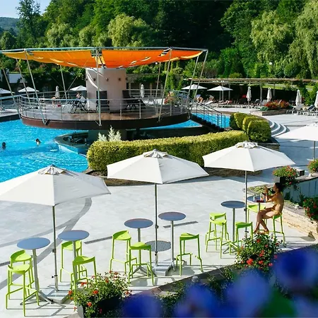 By Derenivska Kupil Aparthotel Nyzhne Solotvyno