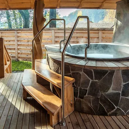 Apart Otel By Derenivska Kupil 4*