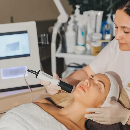 By Derenivska Kupil Aparthotel Nyzhne Solotvyno