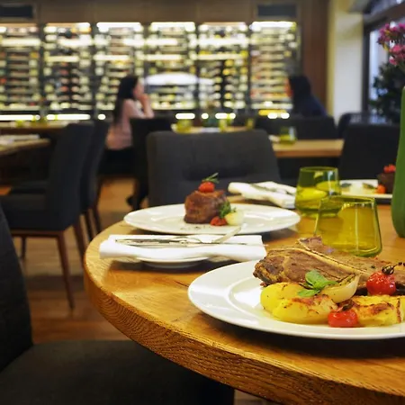 Aparthotel By Derenivska Kupil