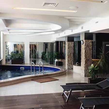 By Derenivska Kupil ニージニェ・ソロトヴィノ