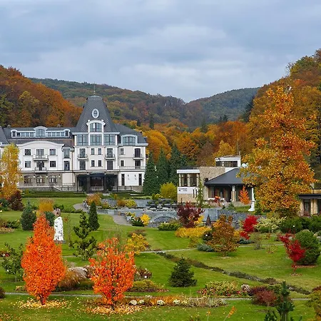 アパートホテル By Derenivska Kupil 4*