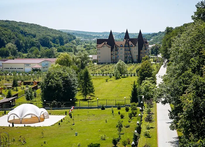By Derenivska Kupil Apart Otel 4*